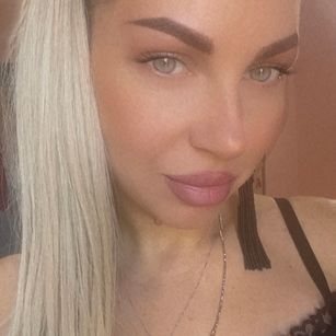 Model - AmandaSexyLA cute