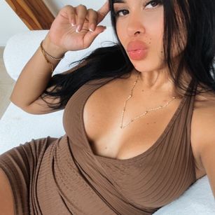 Model - Addabella curvy