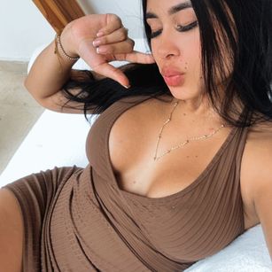 Model - Addabella striptease