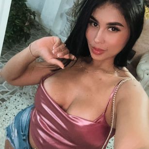 Model - Addabella horny