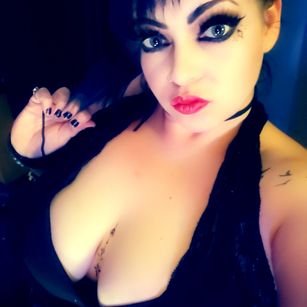 Model - LushiousLisha DeepthroatQueen