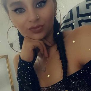 Model - Ella natural