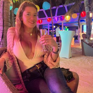 Model - Goddess.ChloeSkyller cuckold