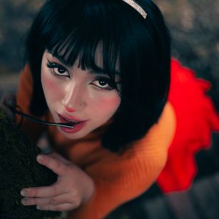 Model - ANNIE SNOW tatto