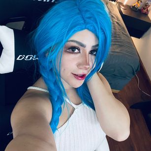 Model - ANNIE SNOW petite