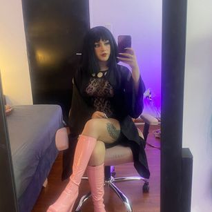 Model - ANNIE SNOW petite