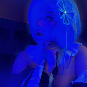 Model - ANNIE SNOW anime