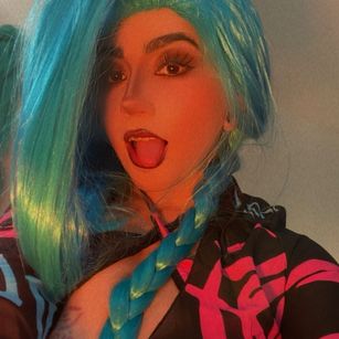 Model - ANNIE SNOW tatto