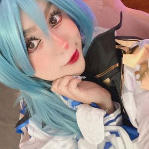 Model - ANNIE SNOW tatto