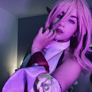 Model - ANNIE SNOW petite