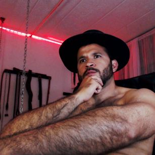 Model - VARDOK LUX fetish