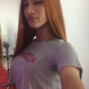 Model - Vanessa Hills teen