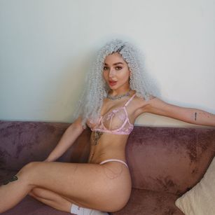 Model - DominaGoddess bigboobs