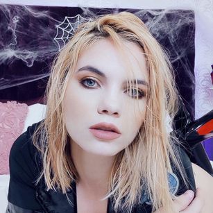 Model - AbbyReyX petite