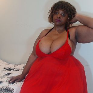 Model - BOOTYDIVA blowjob