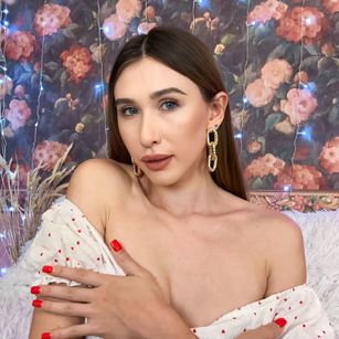 Model - KellyBee shaved