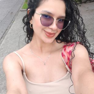 Model - Alaska Blue blowjob