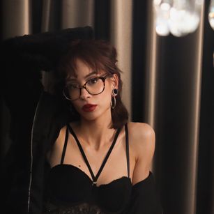 Model - Nikki squirt