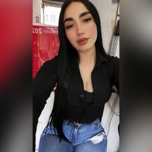 Model - Priscila Pretty obediente