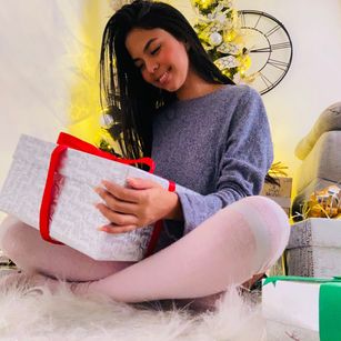 Model - AntonellaSteell shaved