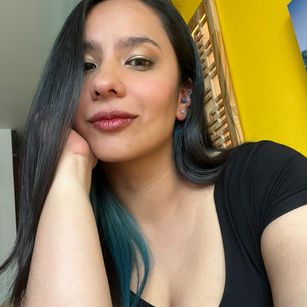 Model - PrettyVioleta latin