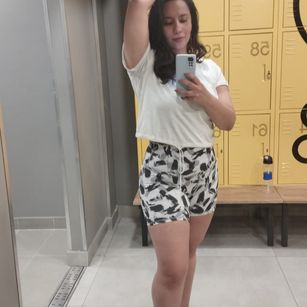 Model - PrettyVioleta coquette