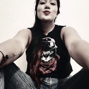 Model - jessica Bates dildo