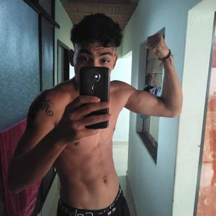 Model - Keizaruhamma cum