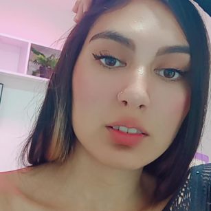 Model - AngelLee latina