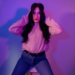 Model - Ariela fingering