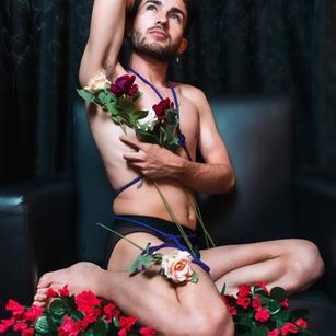 Model - tommy striptease