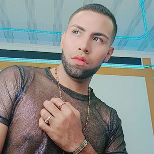 Model - alejandro lawlees semen