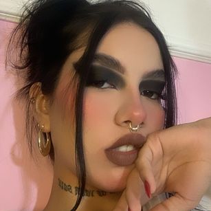 Model - Lunna Cole kinky