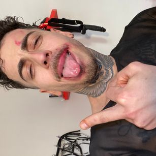 Model - iam_cyro feet