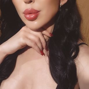 Model - Dalia Lavish domination