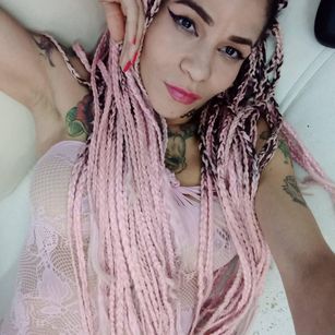 Model - NIcole ink AZOTES