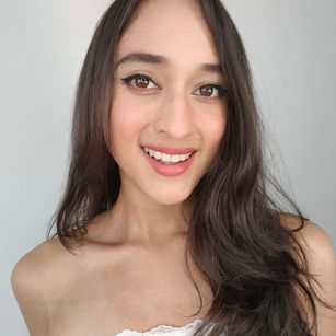 Model - Sylvie Gomez teen