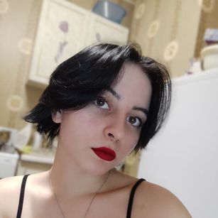 Model - DaniellaVivien young