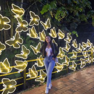 Model - Iris Moira teen