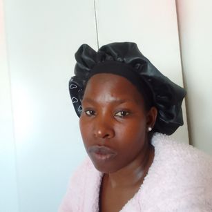 Model - laradark08 hairy