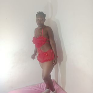 Model - laradark08 hairy