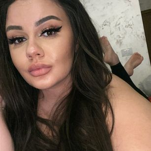 Model - Sascha Blosom bigass