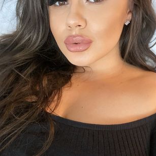 Model - Sascha Blosom findom