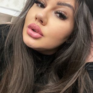 Model - Sascha Blosom bigass