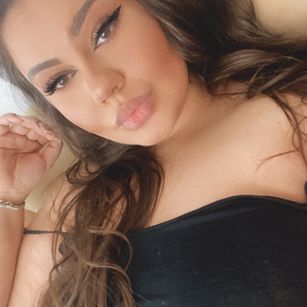 Model - Sascha Blosom femdom