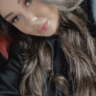 Model - Sascha Blosom heels