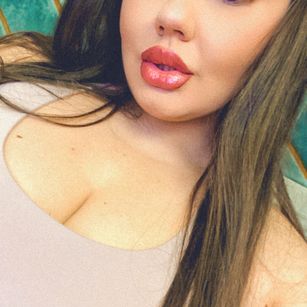 Model - Sascha Blosom heels