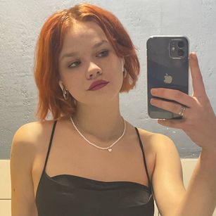 Model - Avi Larsen petite