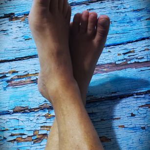 Model - CaryGranite thongs