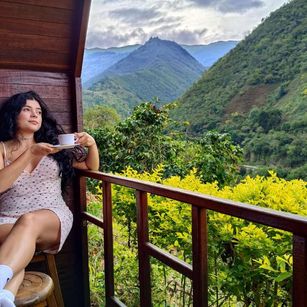 Model - Arianita Stone bigtits